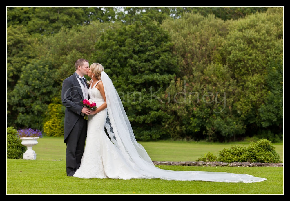 Read more about the article Wedding of Lisa & Diarmuid, Castlemagner, Co. Cork & Vienna Woods Hotel, Glanmire, Co. Cork | Cork Photographer