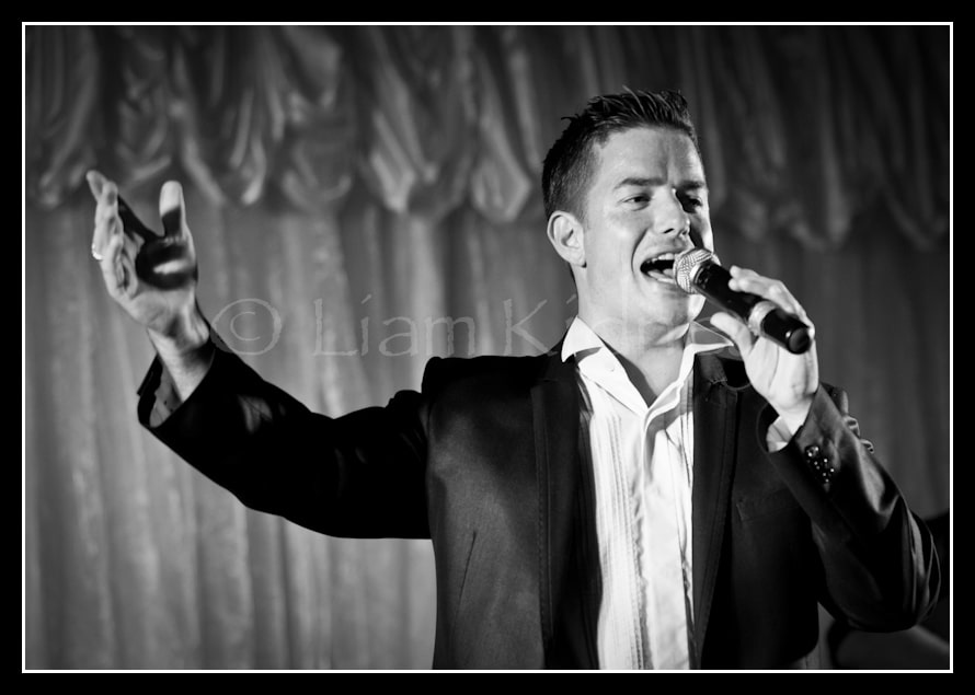 Read more about the article Supplier of The Week: Musican Simon Casey | Offaly Wedding Singer